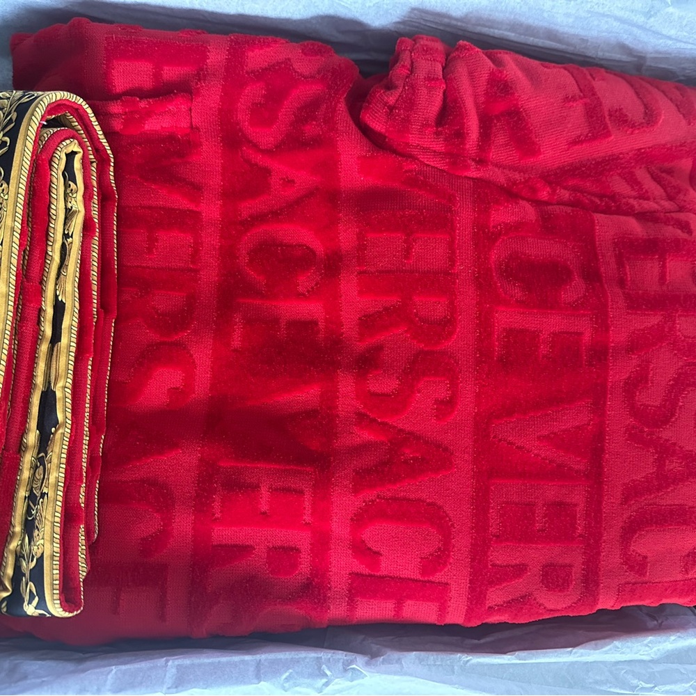 Versace Red and Gold Patterned Robe - Picture 3 of 6